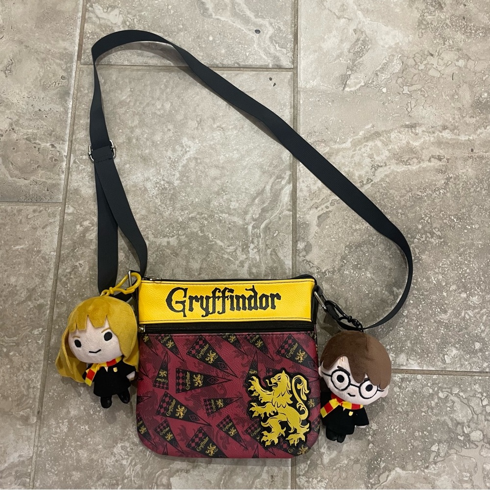Harry Potter Gryffindor Crossbody Bag by‎ Loungefly Bags with plushes